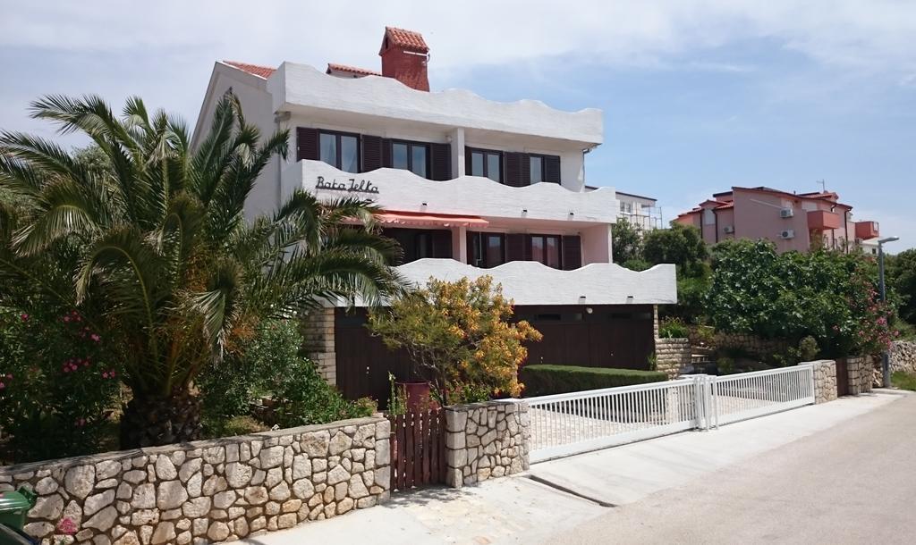 מאנדרה Apartments Baka Jelka מראה חיצוני תמונה
